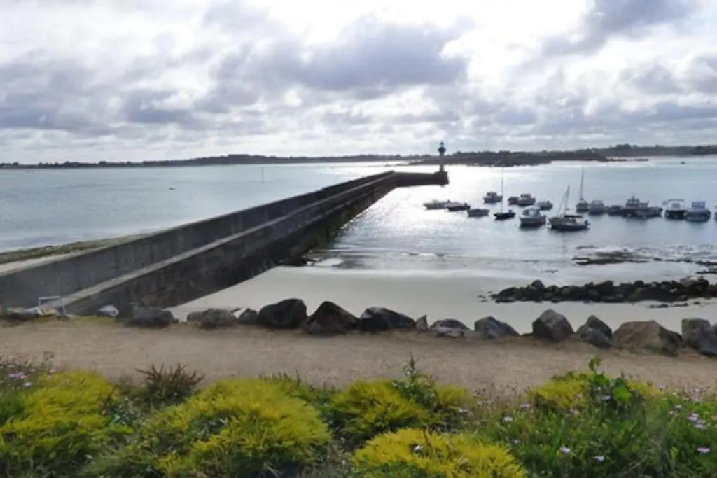 Molene 200 M Plage Et Port Sibiril 0*,